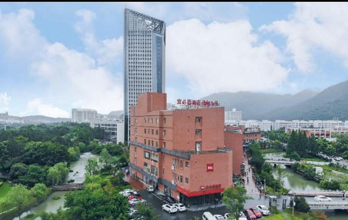 Ibis Wenzhou University Hotel Bagian luar foto